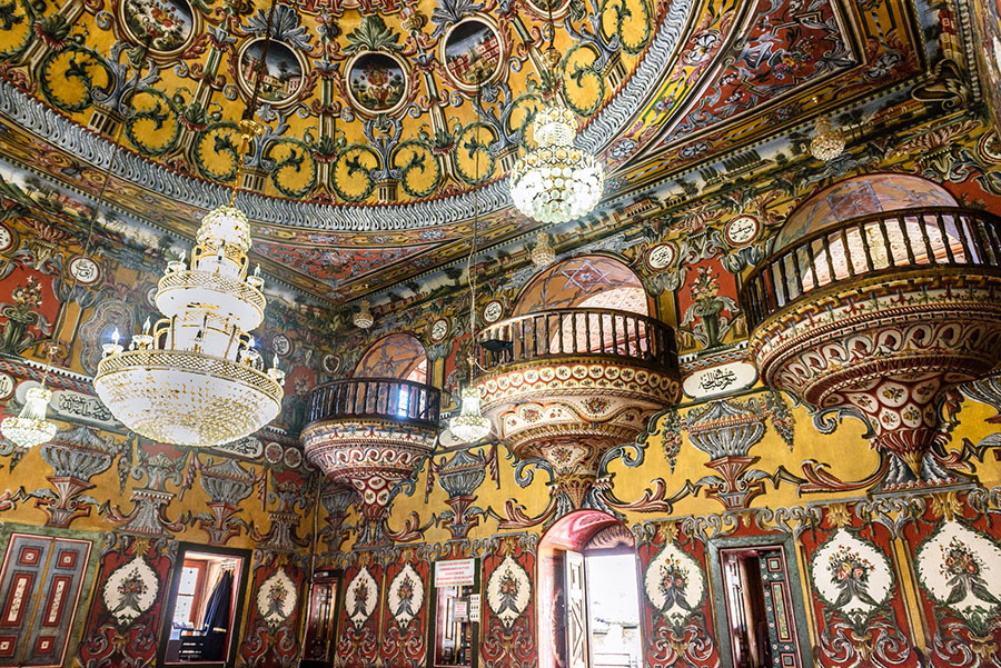 Interior de la mezquita pintada